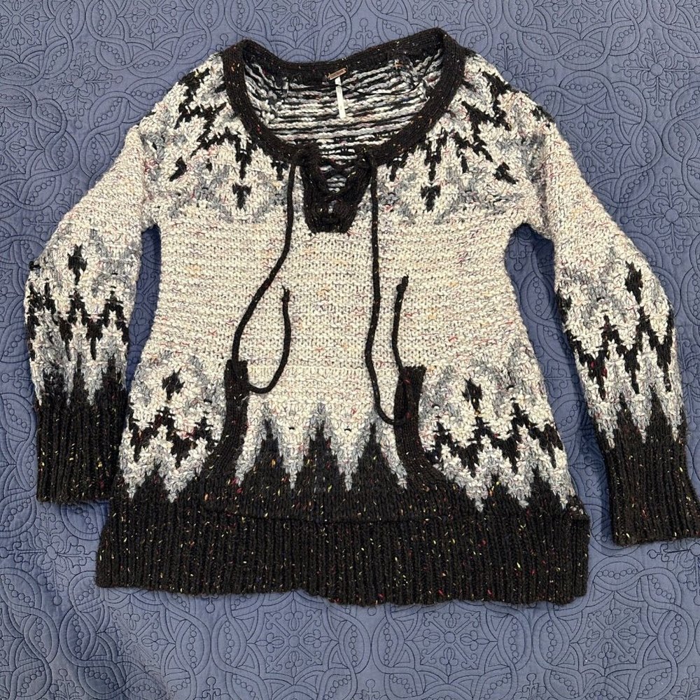 Free People Vintage  Women Chunky Tunic‎ Sweater w/ties and pouch, Small
